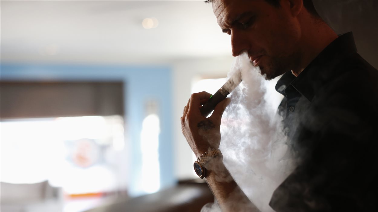 La fume secondaire des cigarettes lectroniques est, elle aussi, dangereuse | Radio-Canada La fume secondaire des cigarettes lectroniques est, elle aussi, dangereuse | Radio-Canada