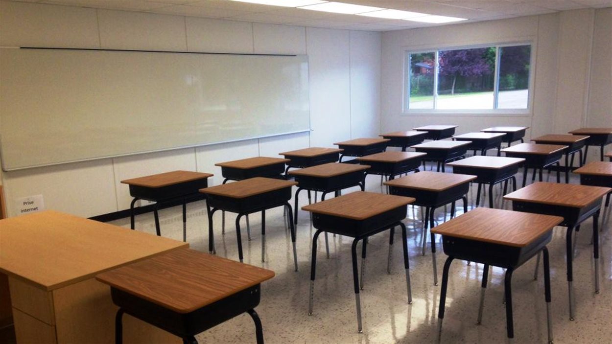Des Milliers D Eleves Dans Des Classes Prefabriquees Radio Canada Ca