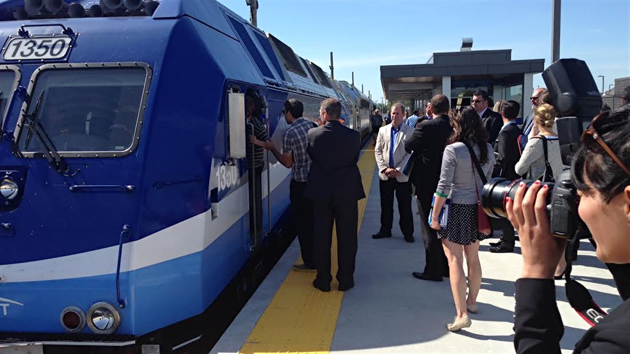 Un train en gare de Mascouche