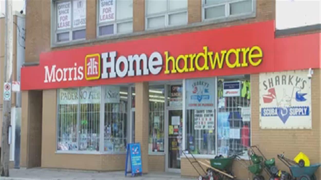 Ottawa Le propriétaire d'un Home Hardware accusé de discrimination RadioCanada