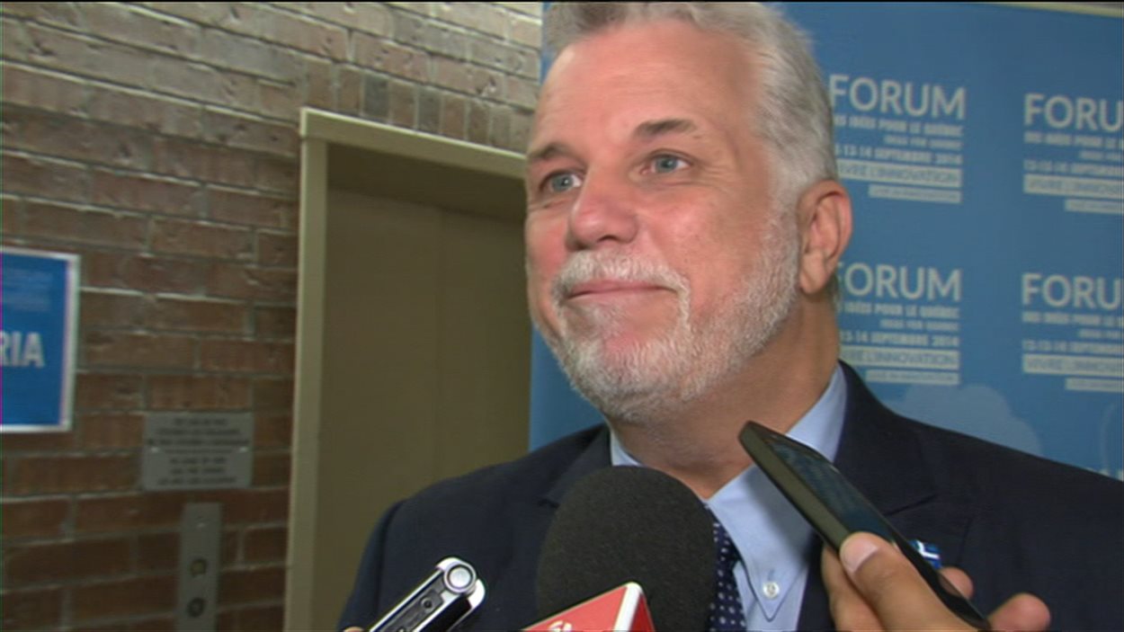 Le premier ministre Philippe Couillard, en marge du Forum des idées pour le Québec