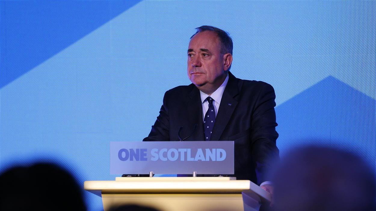 Le premier ministre de la région semi-autonome d'Écosse, Alex Salmond, a reconnu la défaite des indépendantiste, mais a rappelé que Londres leur avait fait des promesses.