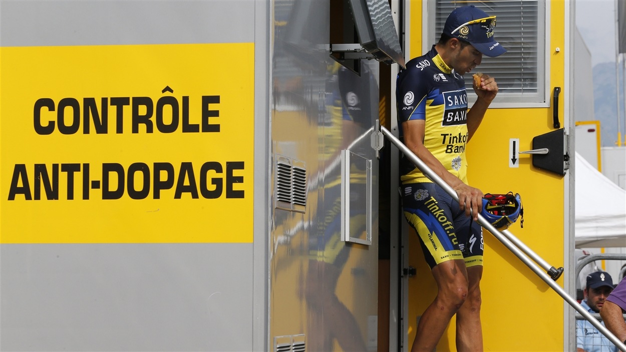 Alberto Contador après un contrôle antidopage au Tour de France 2013