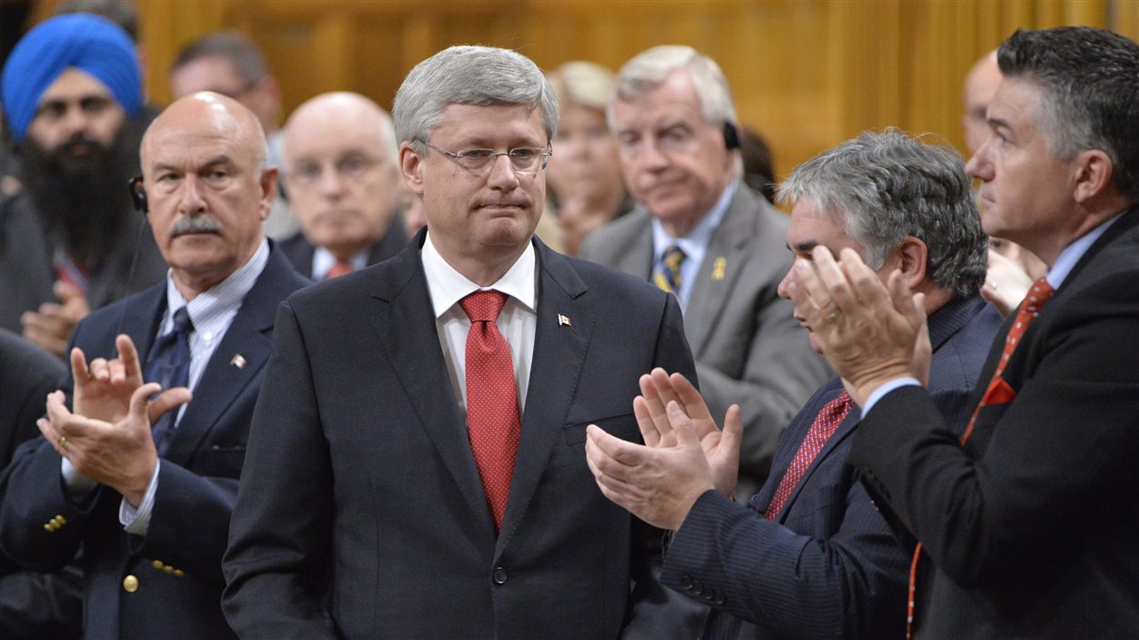 Stephen Harper annonçant la participation canadienne dans la lutte contre l'État islamique