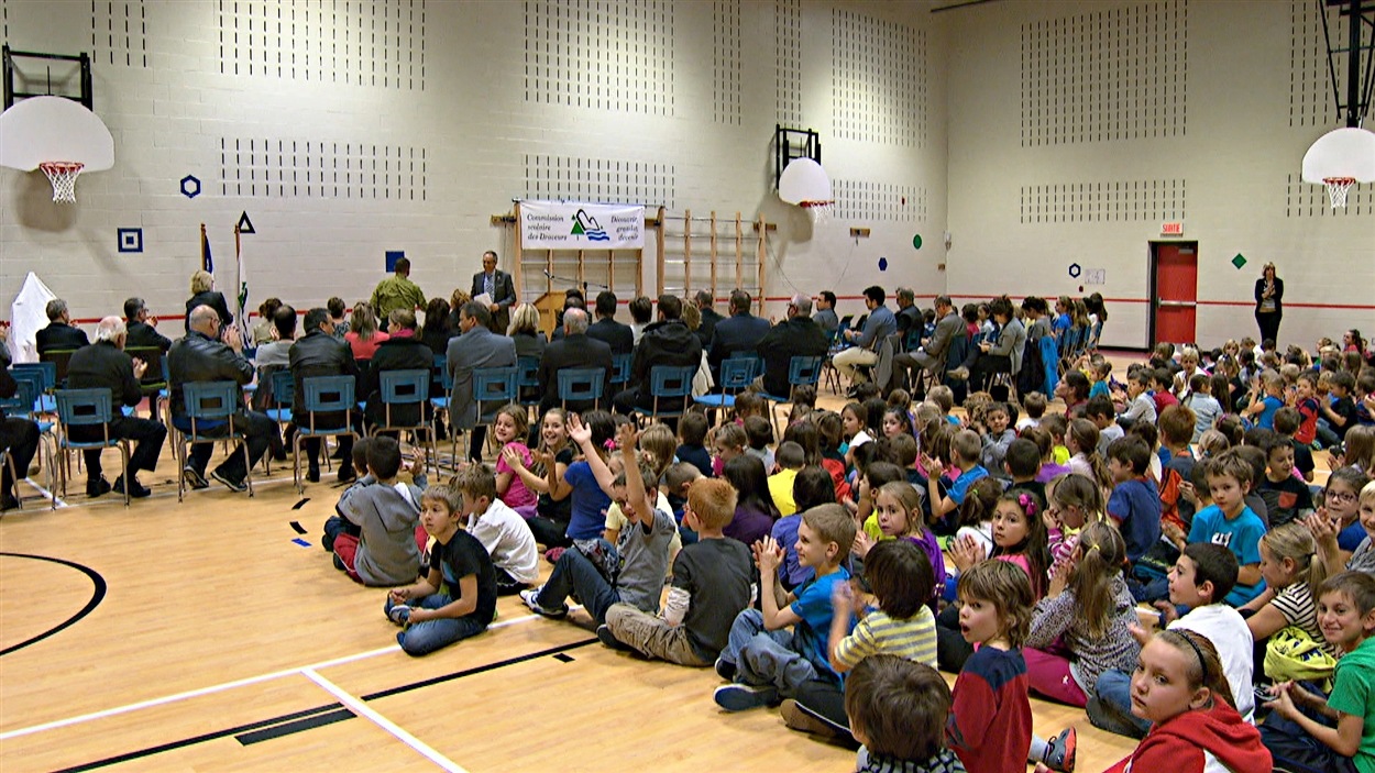 Inauguration officielle d'une nouvelle école primaire à Cantley Radio