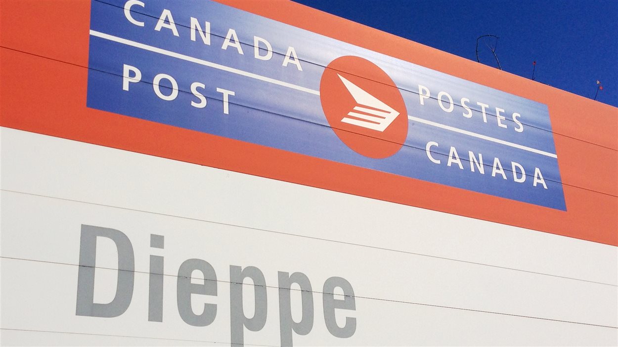 Des employés de Postes Canada se plaignent du manque de français