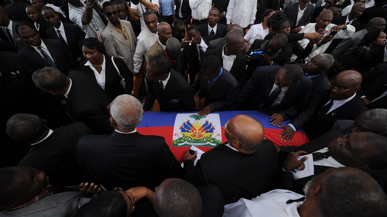 Le cercueil de l'ex-dictateur Jean-Claude Duvalier