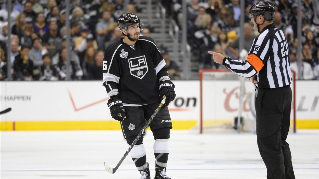 Voynov est suspendu indéfiniment...avec salaire.