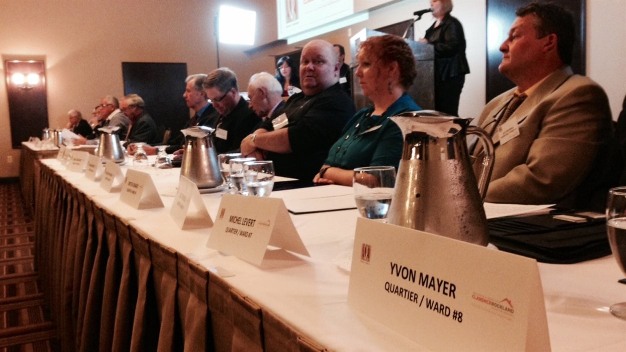 Débat entre les principaux candidats dans la municipalité de Clarence