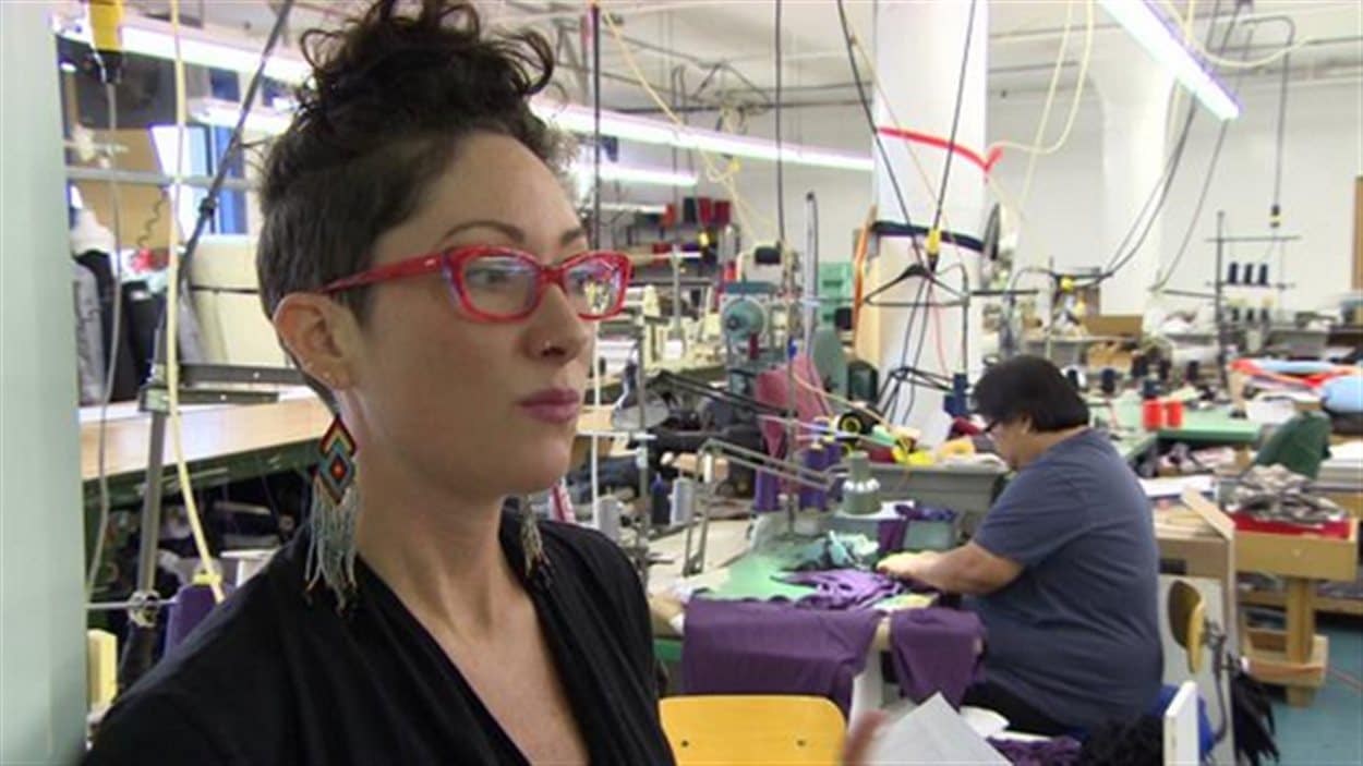 Andréanne Dandeneau, propriétaire de l'entreprise de conception de vêtements « Voilà »