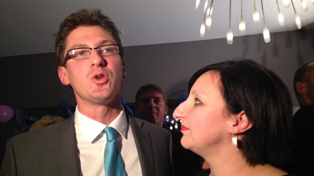 Mathieu Allard à son quartier général en compagnie de son épouse, Joëlle Saltel.