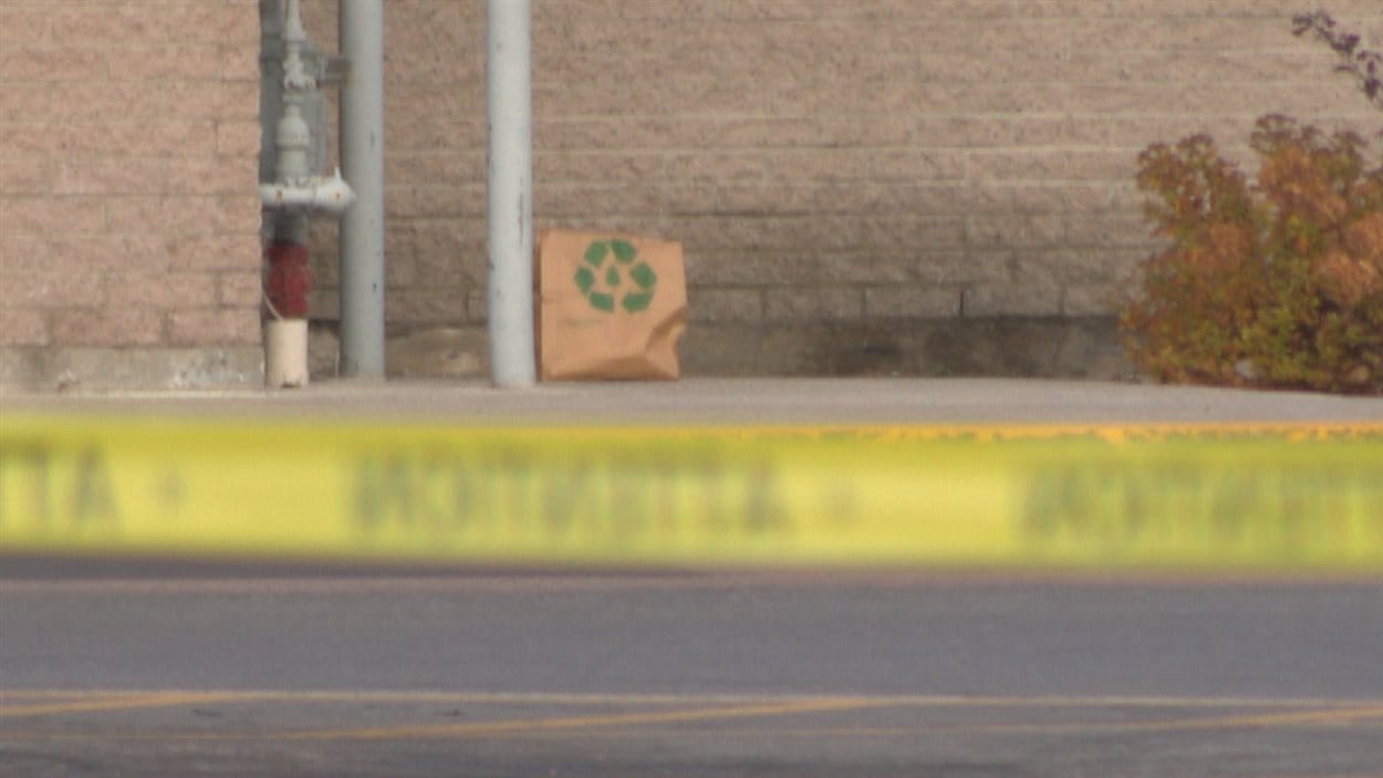 Un colis suspect a été trouvé devant le centre commercial Place du Saguenay