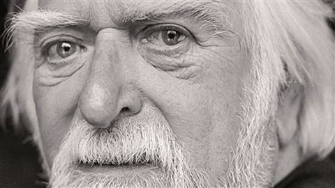 Le journaliste, chroniqueur, directeur de théâtre, metteur en scène, comédien, professeur et conférencier Jacques Languirand.