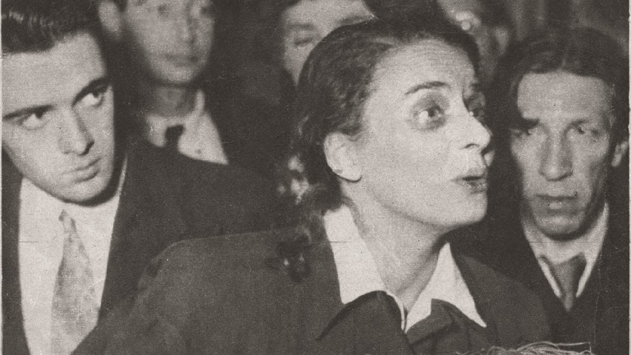 À l’automne 1947, « Bonheur d’occasion » est publié en France chez Flammarion et devient la première œuvre franco-canadienne à remporter l’un des grands prix littéraires d’automne, le prix Femina.