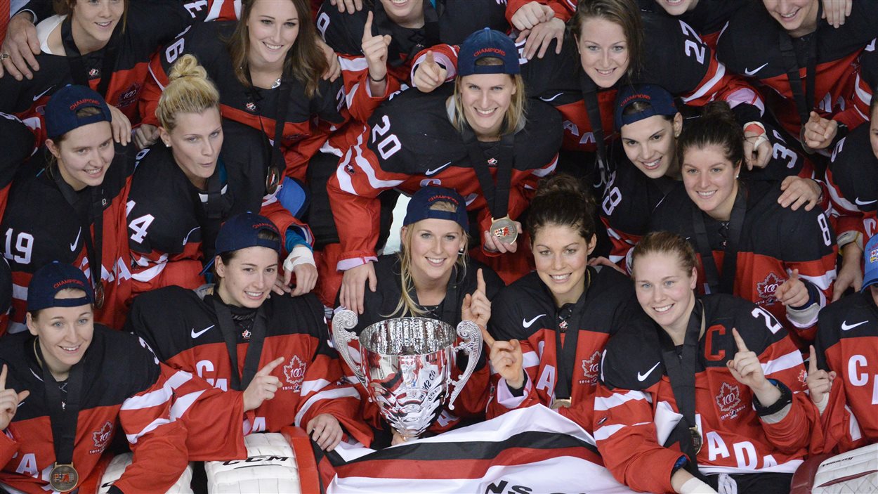 Les Canadiennes remportent la Coupe des quatre nations | Radio-Canada