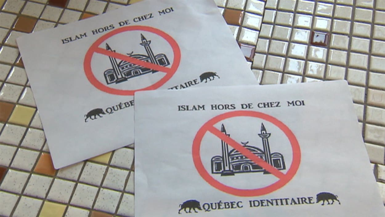 Ces affiches ont été placardées sur trois des cinq mosquées de la ville de Québec.