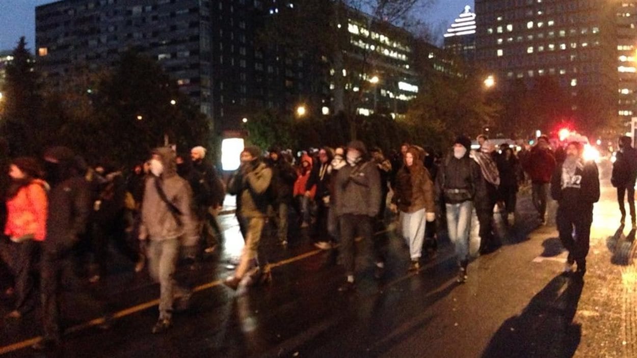 Des manifestants se sont rassemblé au centre-ville de Montréal dès 6h du matin.