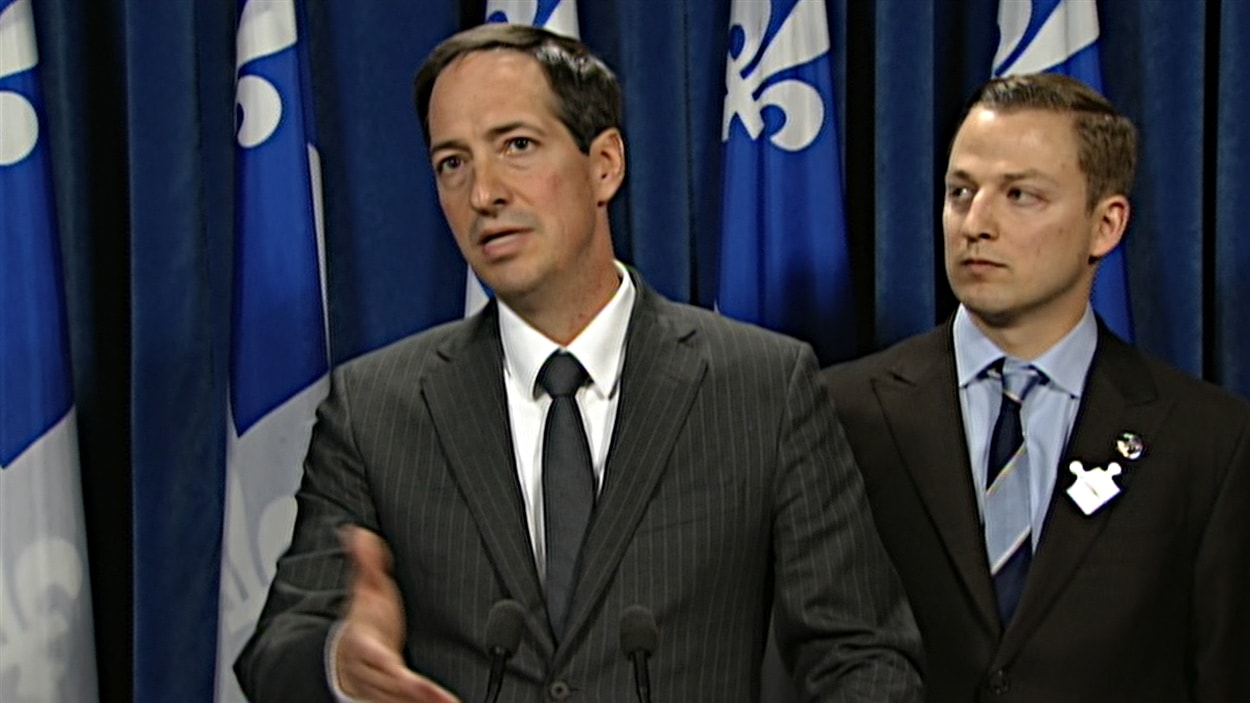 Stéphane Bédard (à gauche)
