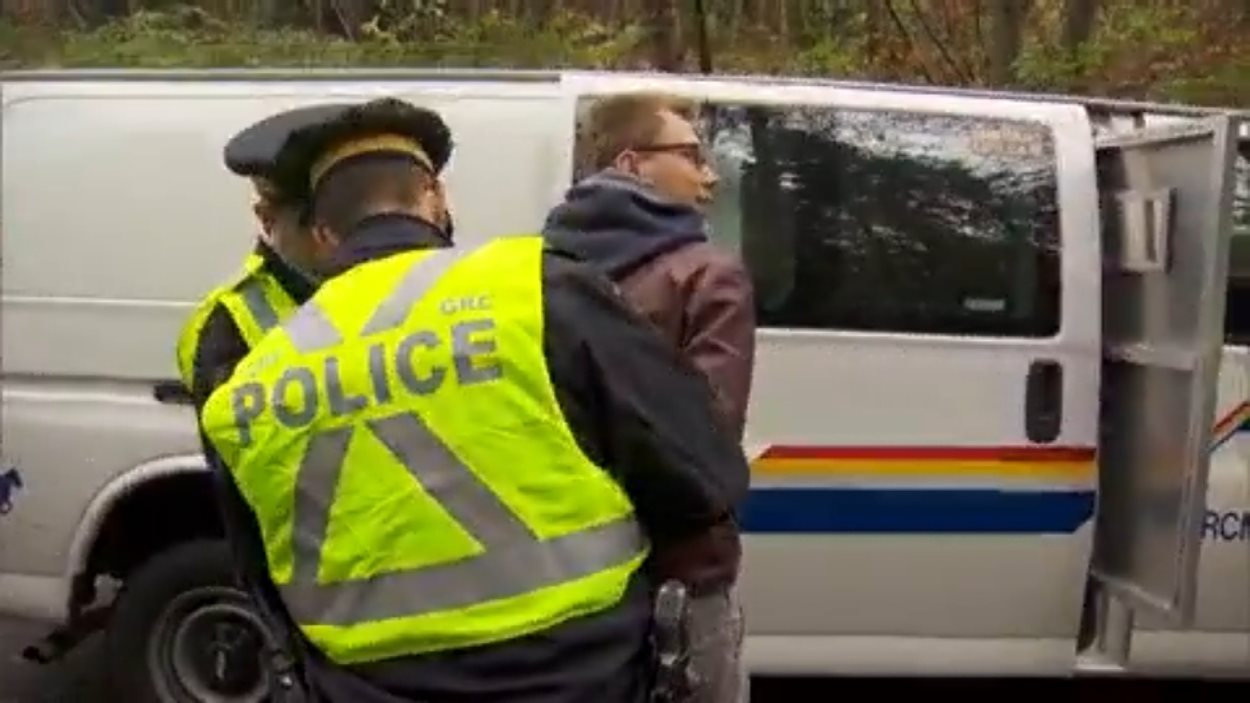 Les Manifestants Anti-pipeline Poursuivent Leur Lutte | Or Noir à ...