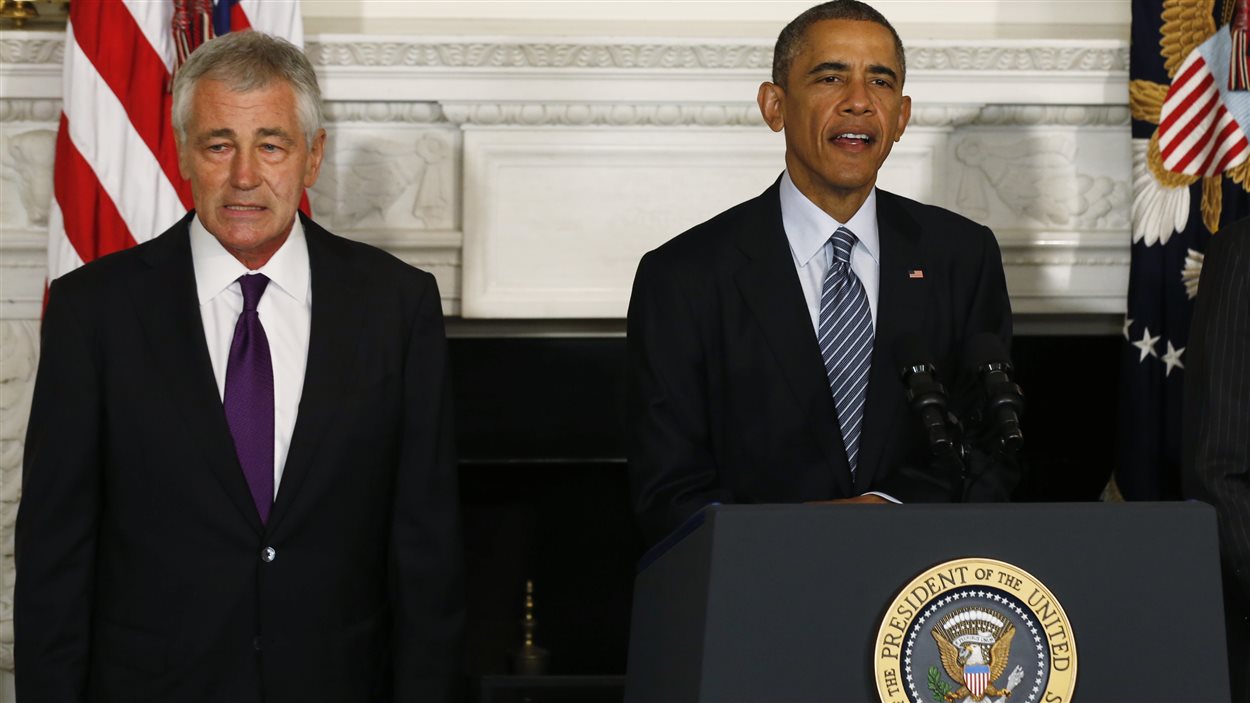 Obama annonce la démission du secrétaire d'État à la défense Chuck Hagel.