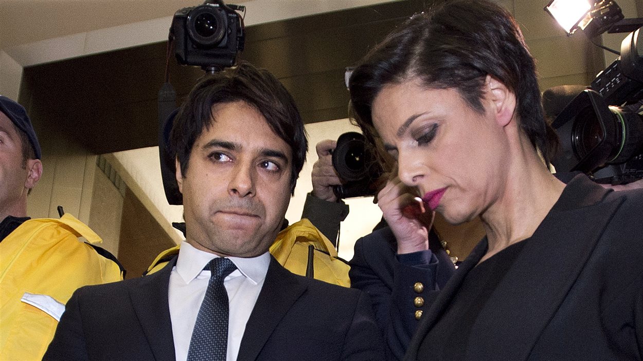 Jian Ghomeshi, accompagné de son avocate Marie Henein, au sortir du palais de justice de Toronto, le 26 novembre 2014