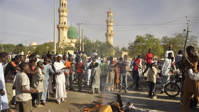 Un double attentat à la bombe suivi d'une fusillade a fait au moins 120 morts à Kano, dans le nord du Nigeria.