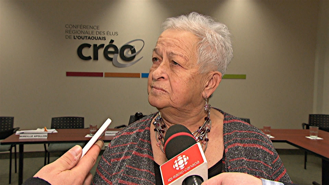 Paulette Lalande, présidente de la Conférence régionale des élus de l'Outaouais (CRÉO). (02-12-14)