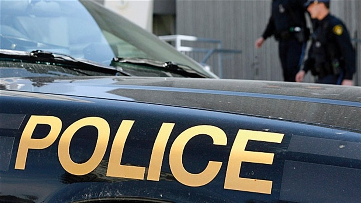 Une voiture de police.
