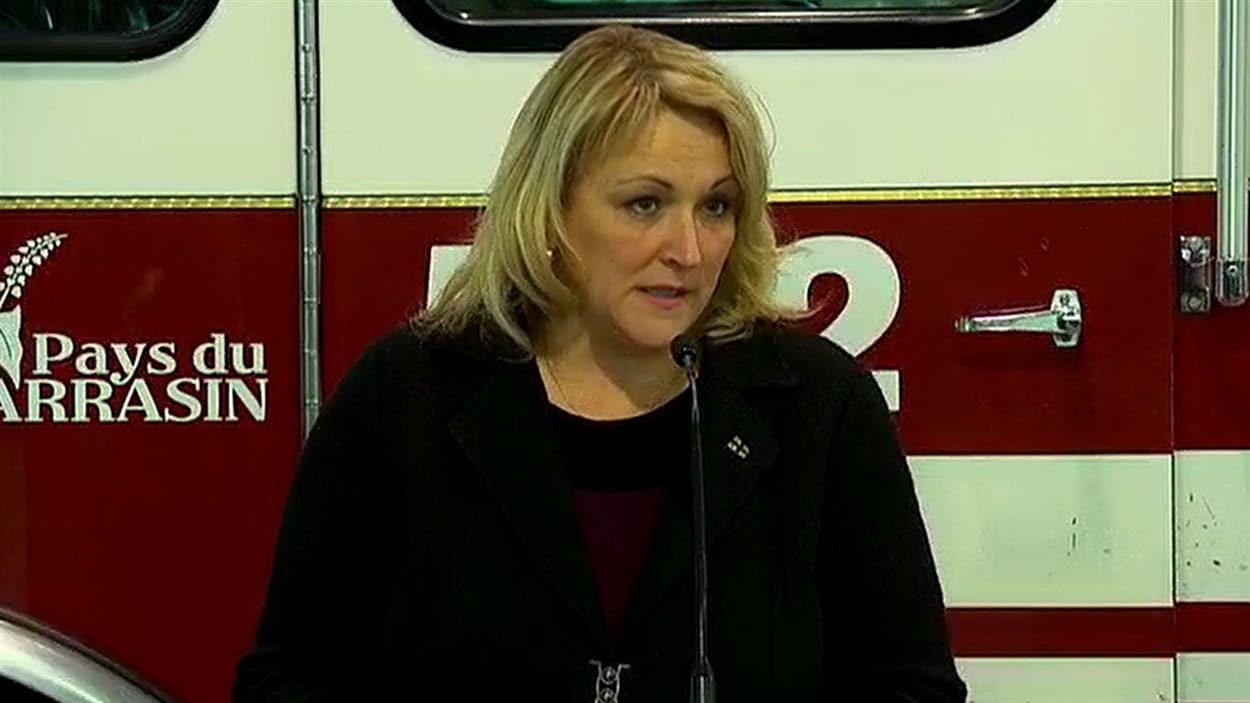 La ministre Thériault a annoncé un programme d'aide financière pour la formation des pompiers volontaires ou à temps partiel.