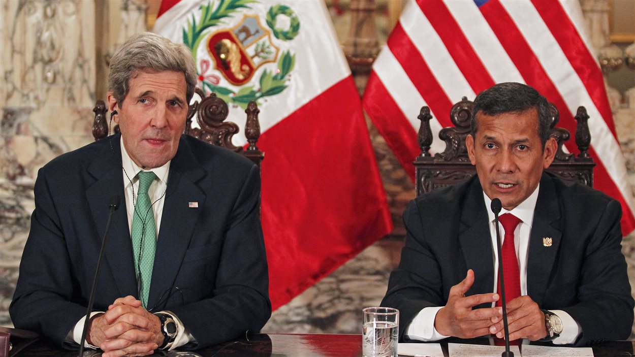 Le président du Pérou, Ollanta Humala, s'est entretenu avec le secrétaire d'État américain, John Kerry, afin de trouver un accord sur l'environnement dans le cadre de la conférence de Lima.