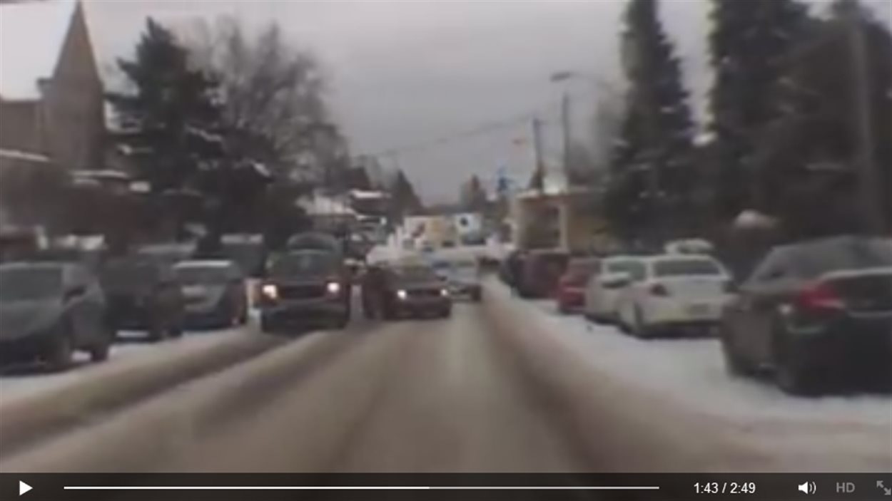 Sur le web, un chauffeur de taxi dénonce les manoeuvres dangereuses d