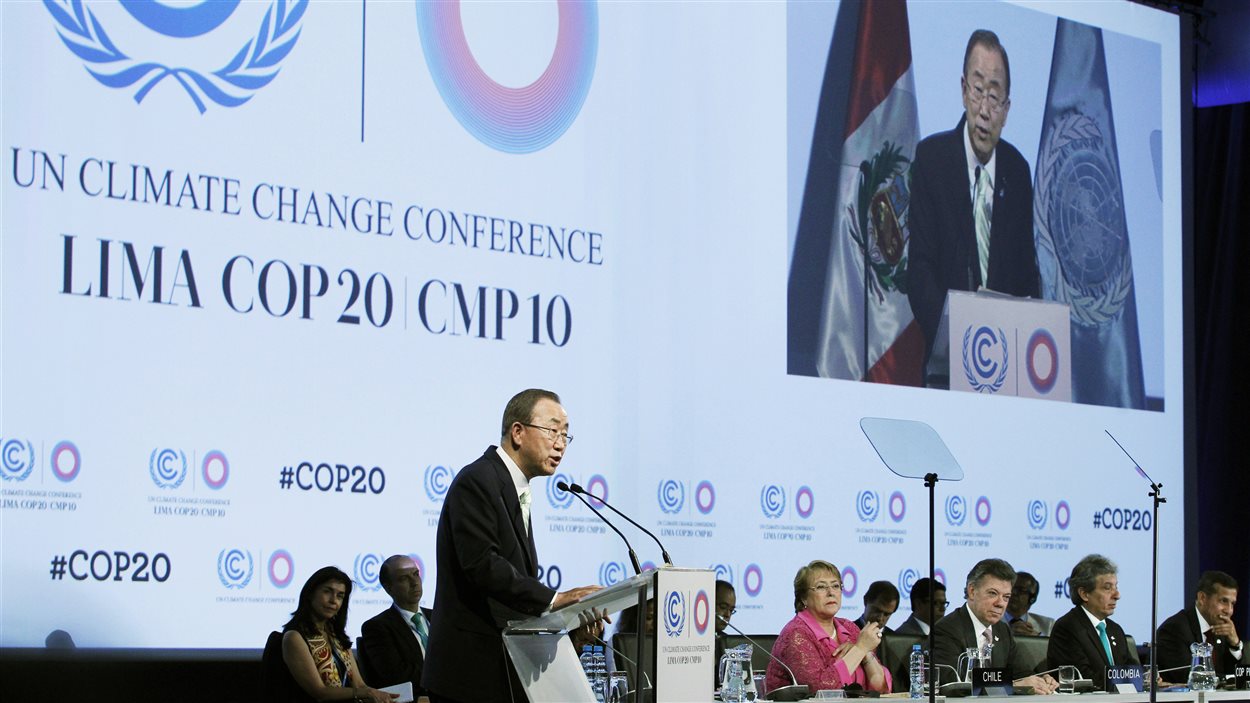 Ban Ki-moon prononce un discours à Lima, le 10 décembre.