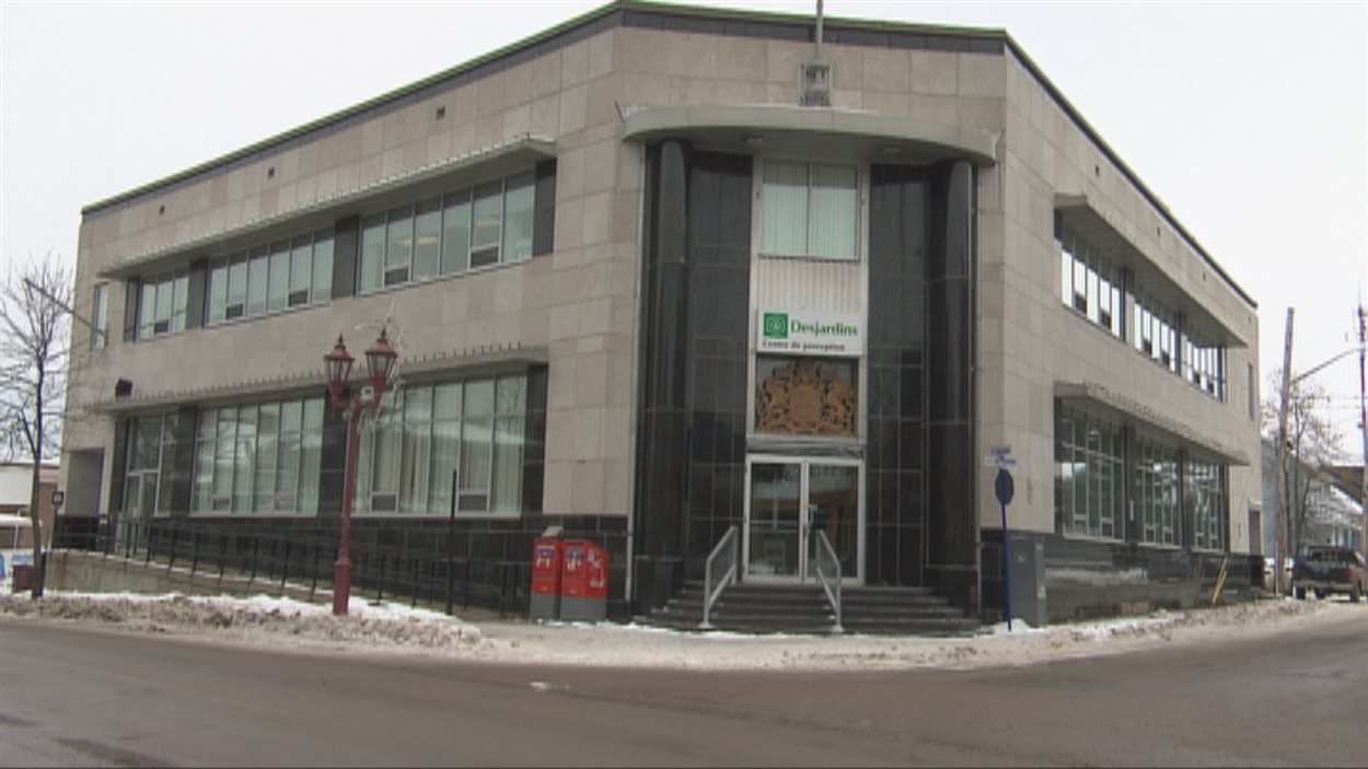 Desjardins Agrandit Son Centre De Services Partages Radio Canada Ca