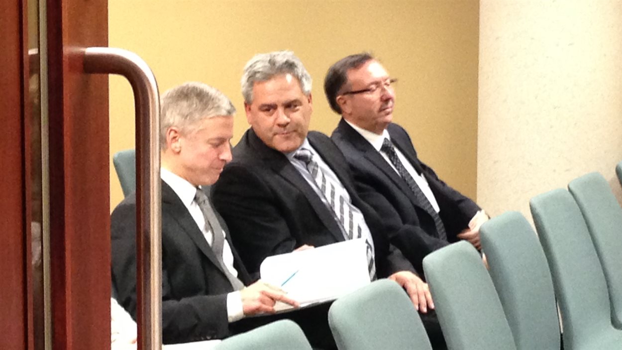 Le maire de L'Assomption Jean-Claude Gingras, au centre