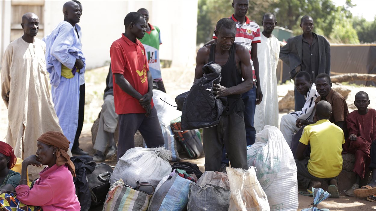 Des hommes et des femmes ont fui un village attaqué par Boko Haram, au Nigeria (archives).