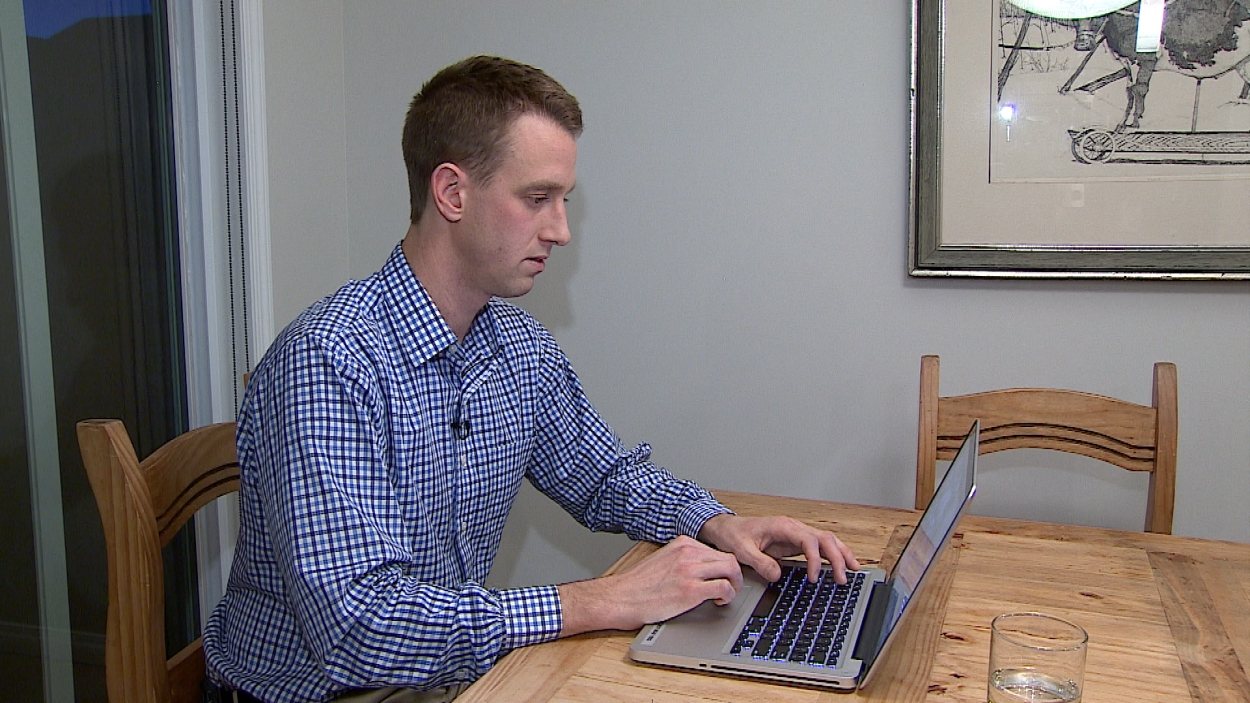 Pour Noël, il veut envoyer de l’équipement à son frère qui se bat