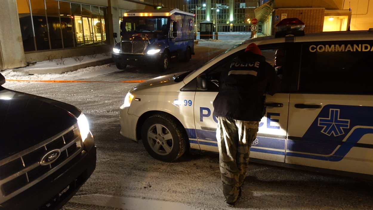 Le SPVM est sur place.