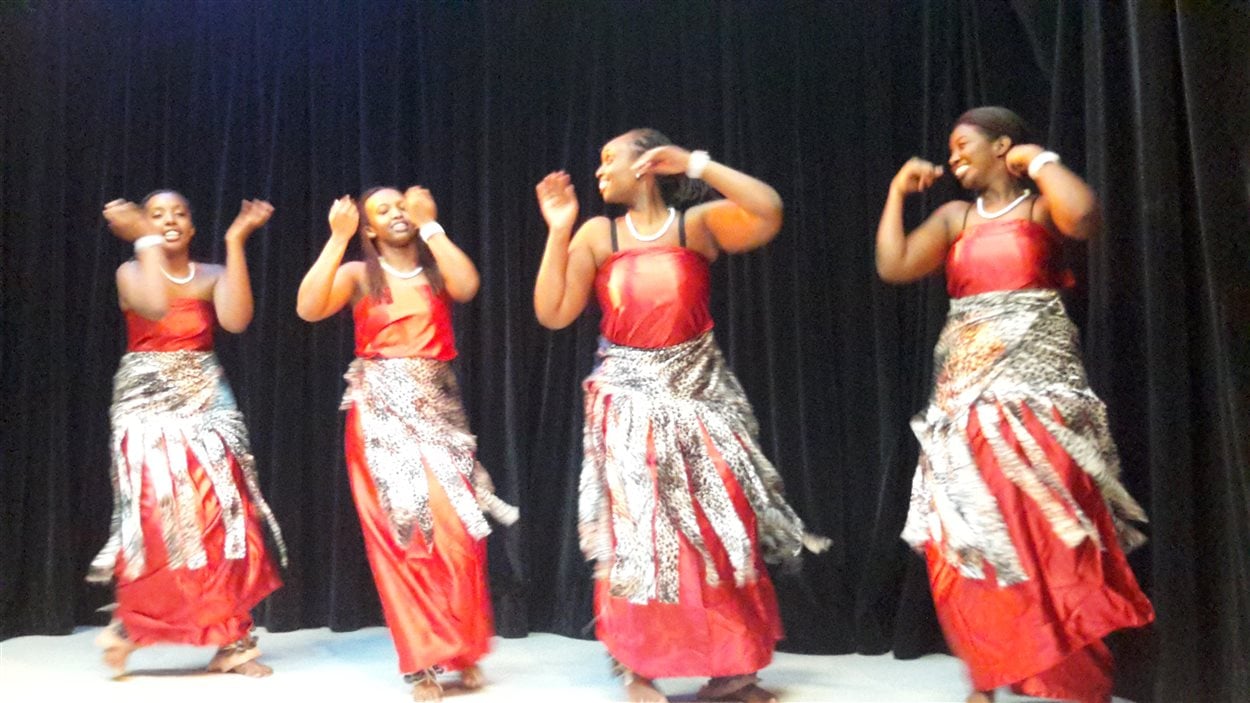 Les Rwandais de Regina célèbrent Noël | Radio-Canada