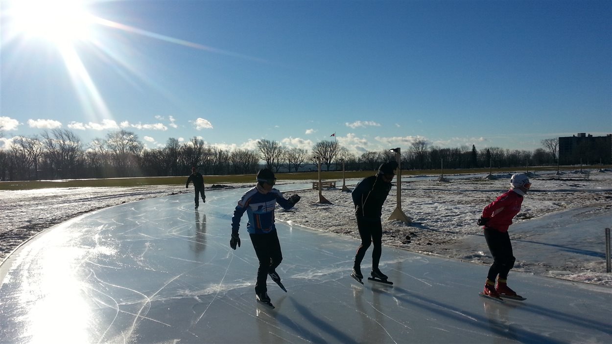 L'anneau de glace des Plaines ouvert aux patineurs RadioCanada.ca