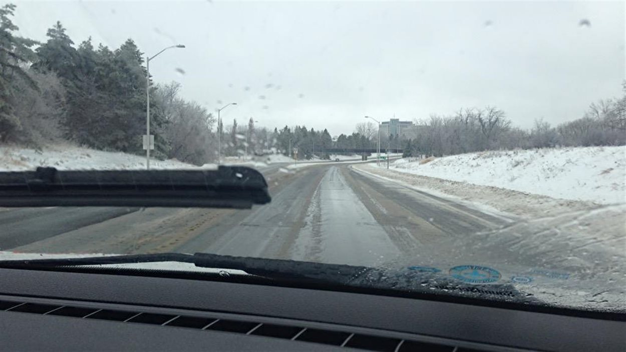 La circulation sur les routes de la région d'Ottawa est difficile.