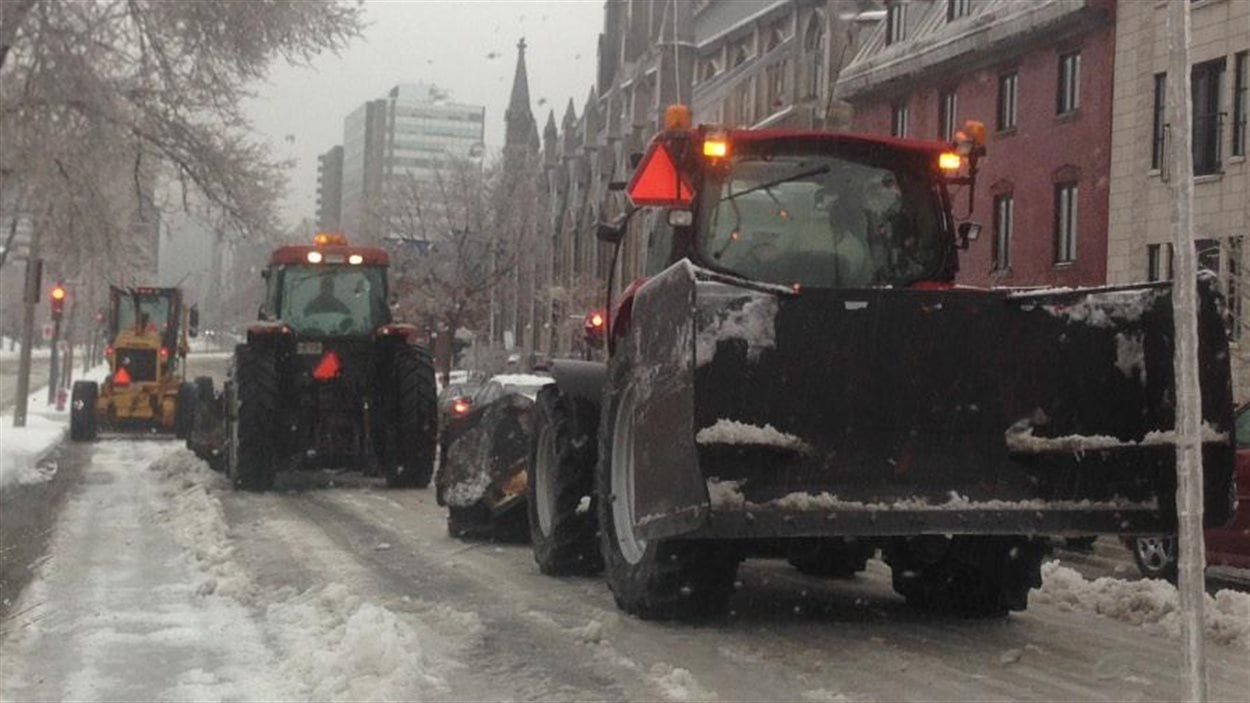 La Ville de Montréal a déployé un millier de véhicules lourds pour déneiger.