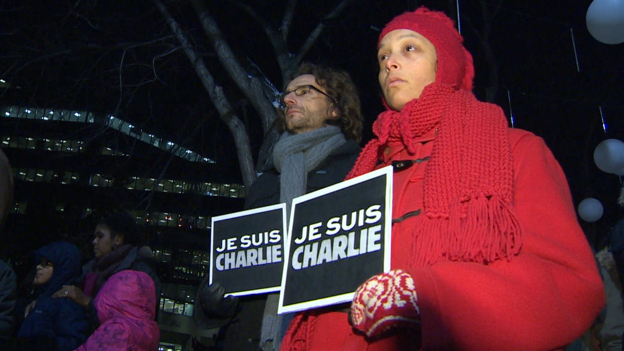 Vigile à Calgary pour les victimes de l'attentat contre Charlie Hebdo.