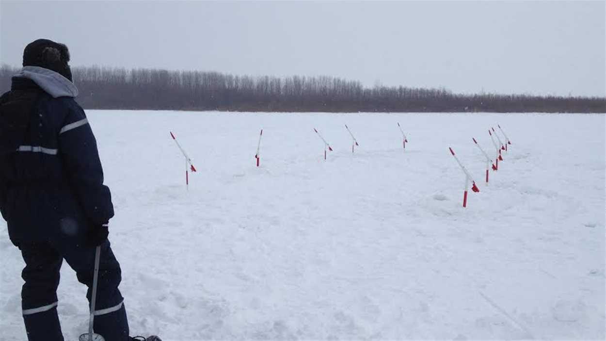 C'est parti pour la pêche blanche sur le lac SaintPierre RadioCanada C'est parti pour la pêche blanche sur le lac SaintPierre RadioCanada