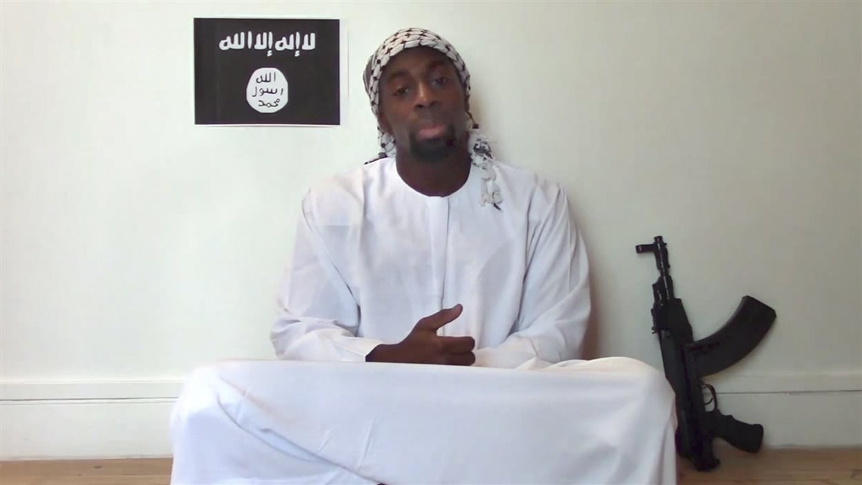Dans une vidéo mise en ligne en fin de semaine, un homme qui serait Amedy Coulibaly clame son allégeance au groupe armé État islamique.