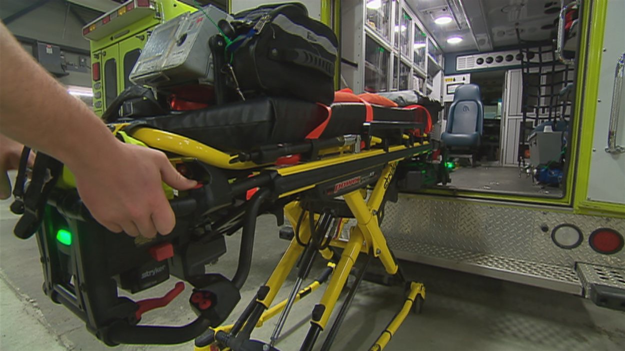 Les ambulanciers de la Coopérative des techniciens ambulanciers du Québec ne transportent plus les corps des personnes décédées subitement à la maison vers les hopitaux