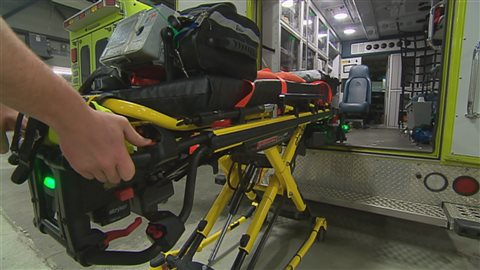 Les ambulanciers de la Coopérative des techniciens ambulanciers du Québec ne transportent plus les corps des personnes décédées subitement à la maison vers les hopitaux