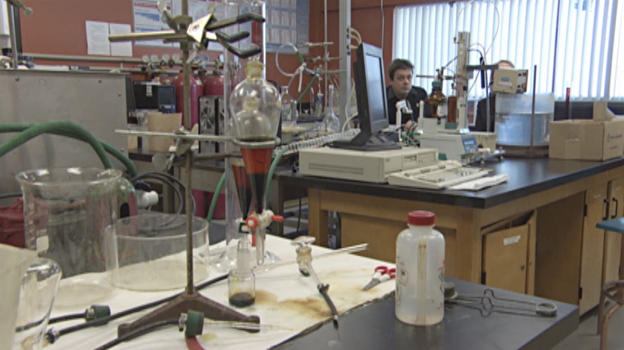 Le chercheur André Lajeunesse dans le laboratoire de l'UQTR