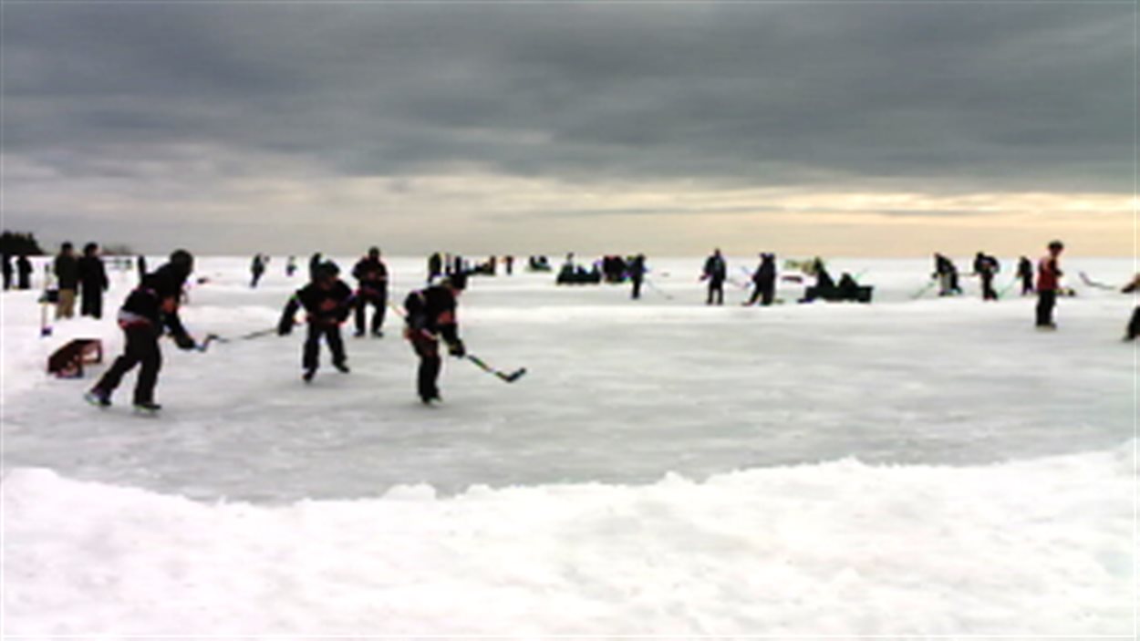 Le tournoi de hockey sur étang de Tracadie-Sheila, au Nouveau-Brunswick