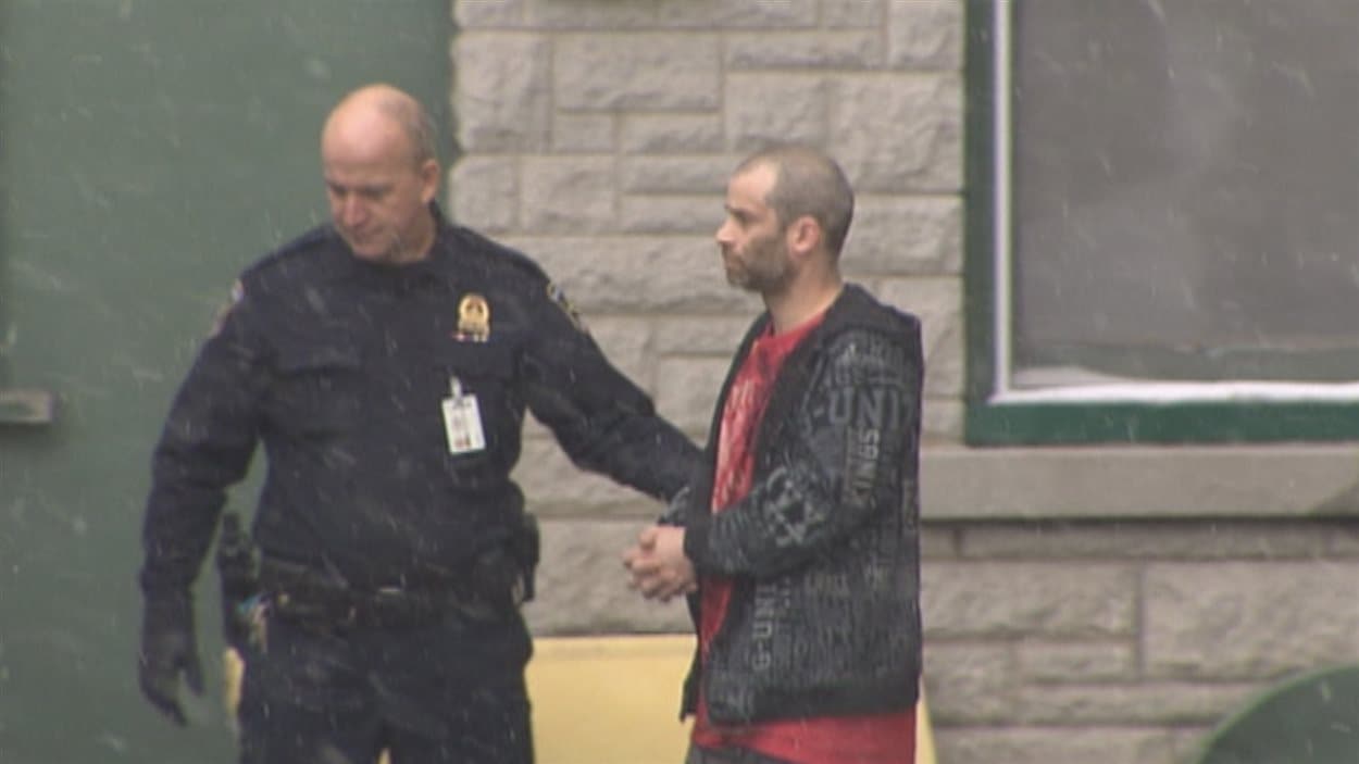 16 mois de prison pour contacts sexuels sur des adolescentes RadioCanada