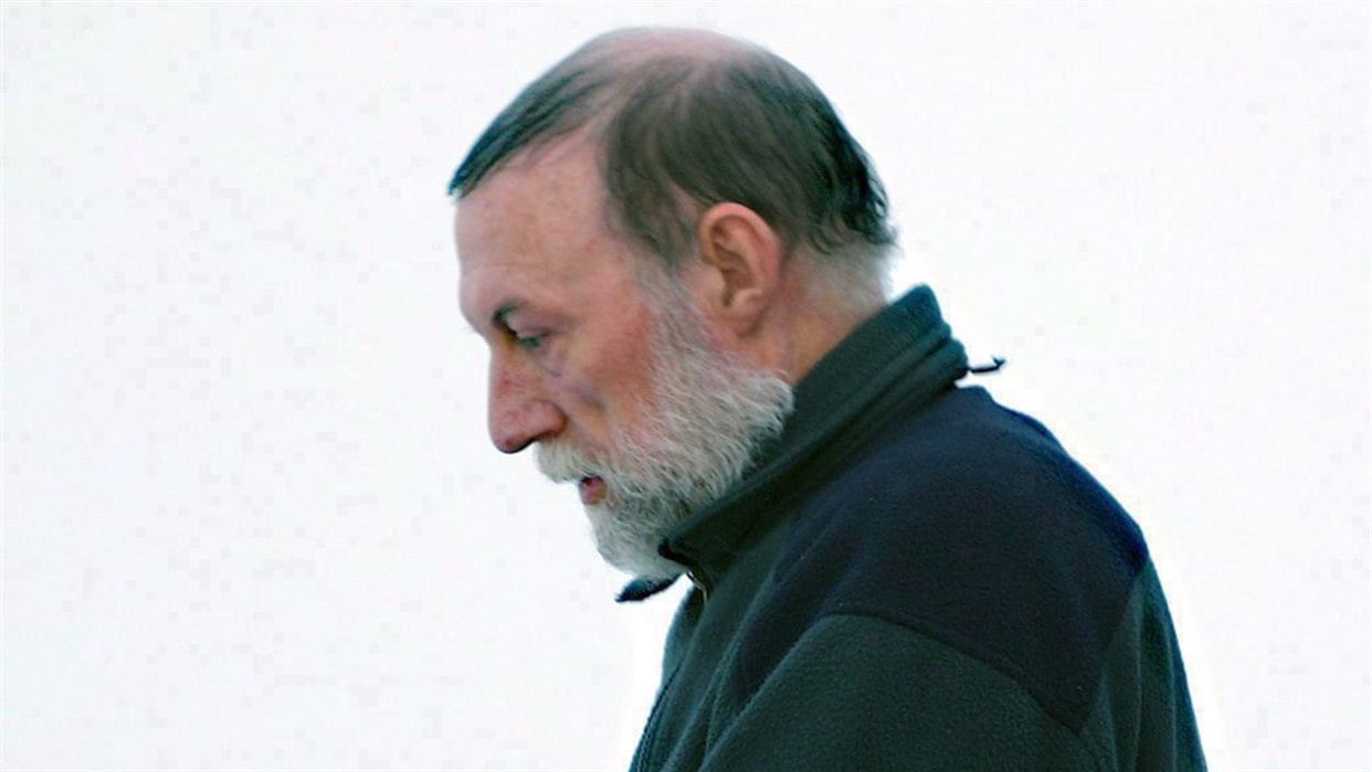 Eric Dejaeger à sa sortie d'une salle d'audience à Iqaluit au Nunavut le 20 janvier 2011.